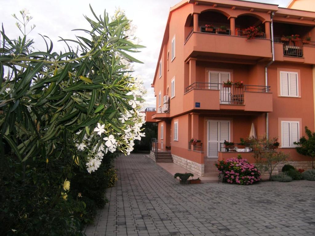 Apartments Juran Sukošan Extérieur photo